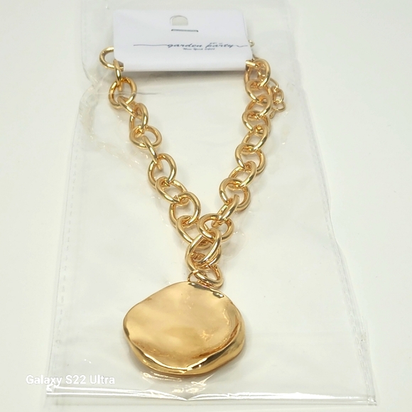Women's Gold Thick Chain with Hammered Textured Circle Necklace - Picture 2 of 4